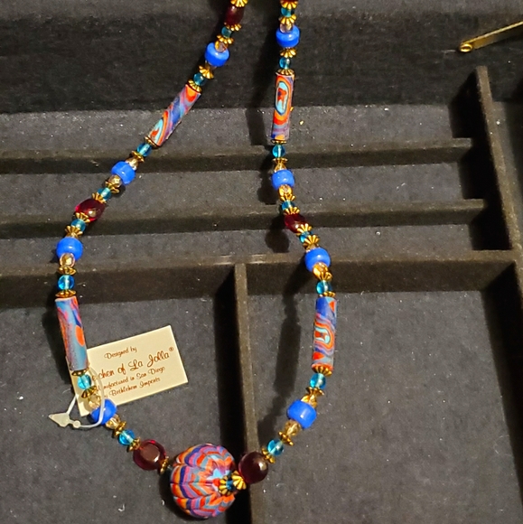 Hand beaded necklace by Gretchen of La Jolla - Picture 5 of 5